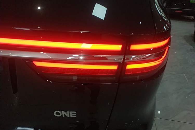 Used Li Auto ONE 2021 Extended-Range 6-Seater Version Right Rear Taillight