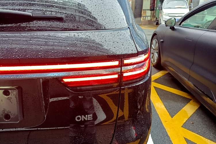Used Li Auto ONE 2021 Extended-Range 6-Seater Version Right Rear Taillight