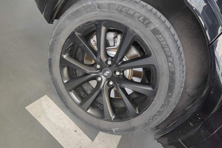 Used Li Auto ONE 2021 Extended-Range 6-Seater Version Right Rear Wheel Hub