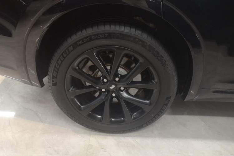 Used Li Auto ONE 2021 Extended-Range 6-Seater Version Right Rear Wheel Hub