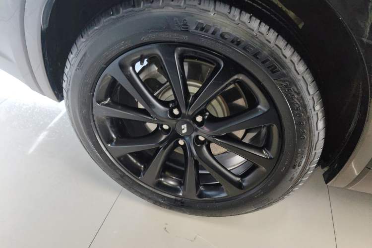 Used Li Auto ONE 2021 Extended-Range 6-Seater Version Right Rear Wheel Hub