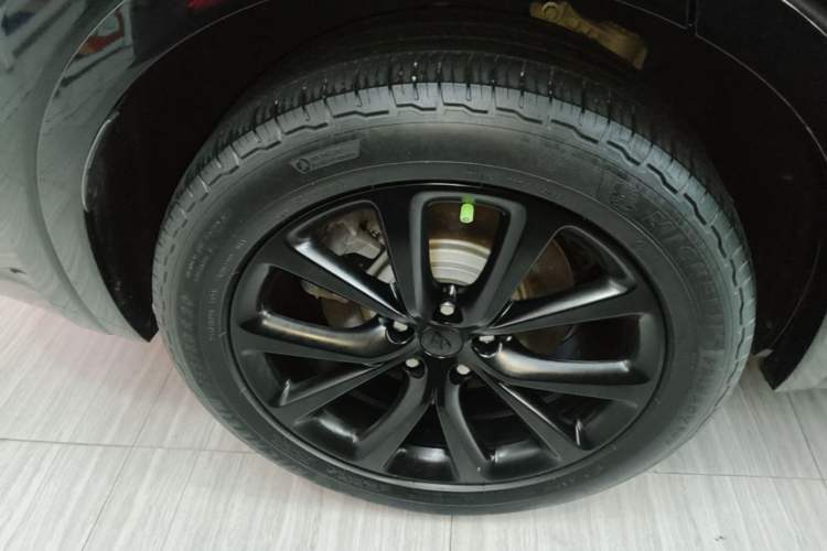 Used Li Auto ONE 2021 Extended-Range 6-Seater Version Right Rear Wheel Hub