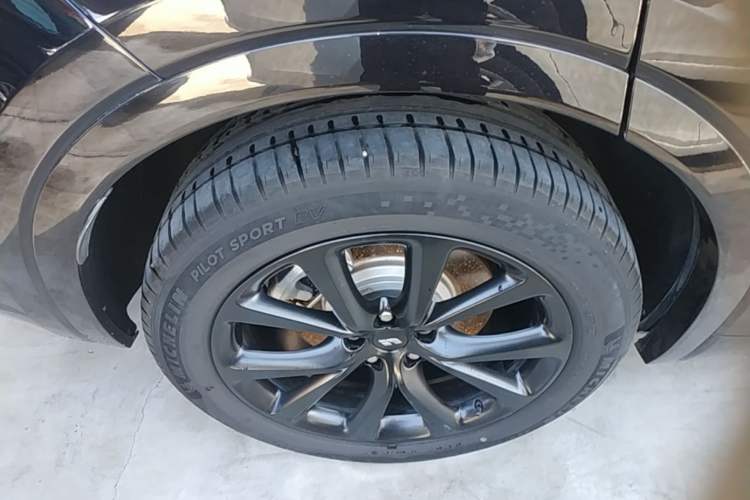 Used Li Auto ONE 2021 Extended-Range 6-Seater Version Right Rear Wheel Hub