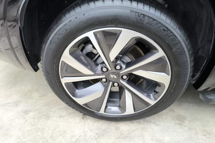 Used Li Auto ONE 2021 Extended-Range 6-Seater Version Right Rear Wheel Hub