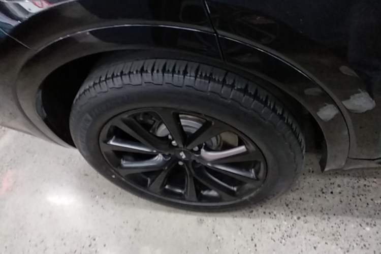 Used Li Auto ONE 2021 Extended-Range 6-Seater Version Right Rear Wheel Hub