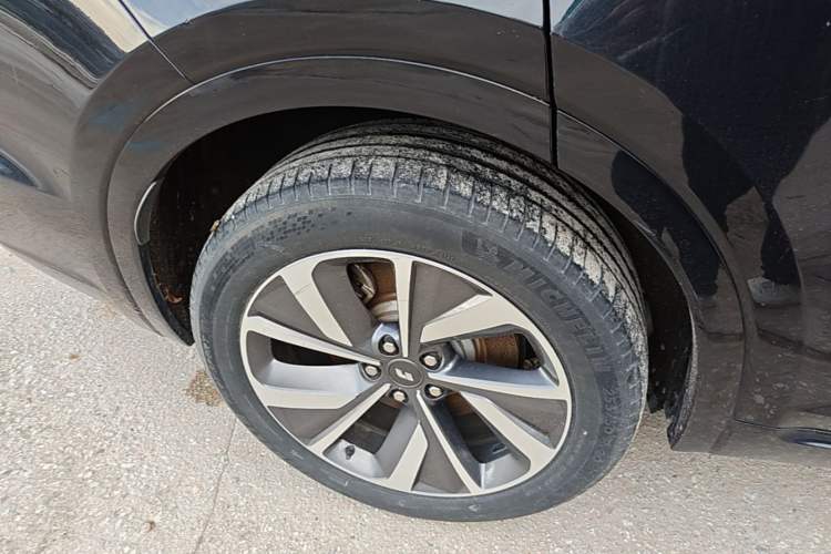 Used Li Auto ONE 2021 Extended-Range 6-Seater Version Right Rear Wheel Hub