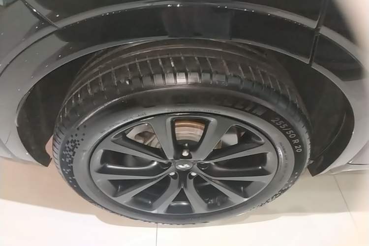 Used Li Auto ONE 2021 Extended-Range 6-Seater Version Right Rear Wheel Hub