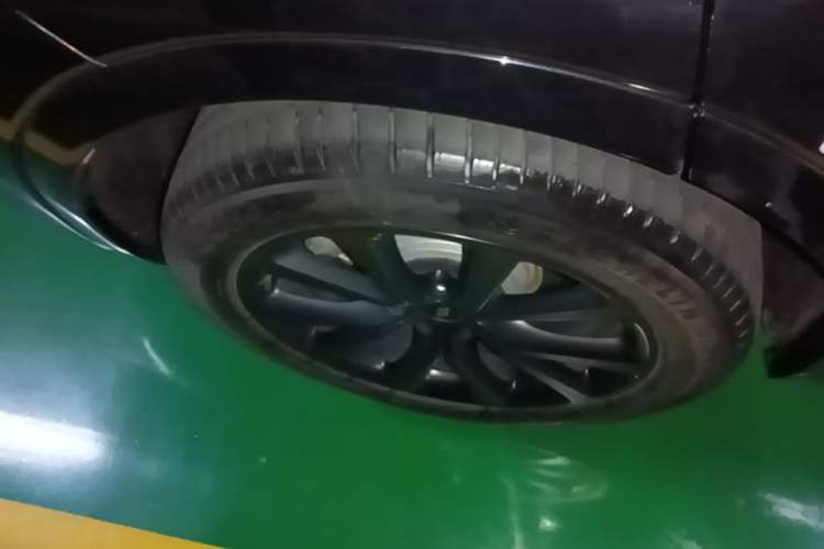 Used Li Auto ONE 2021 Extended-Range 6-Seater Version Right Rear Wheel Hub