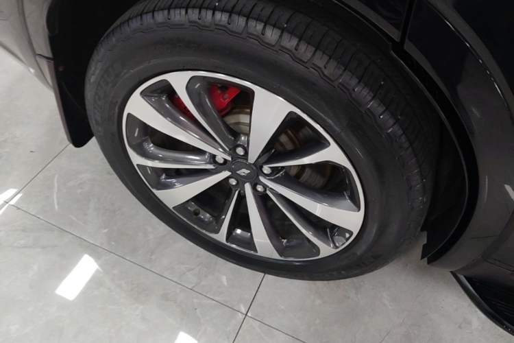 Used Li Auto ONE 2021 Extended-Range 6-Seater Version Right Rear Wheel Hub