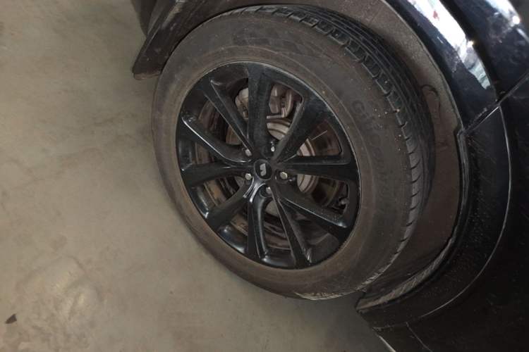 Used Li Auto ONE 2021 Extended-Range 6-Seater Version Right Rear Wheel Hub