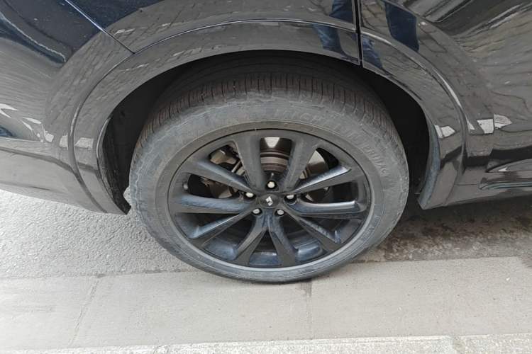 Used Li Auto ONE 2021 Extended-Range 6-Seater Version Right Rear Wheel Hub