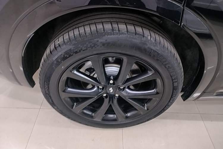 Used Li Auto ONE 2021 Extended-Range 6-Seater Version Right Rear Wheel Hub