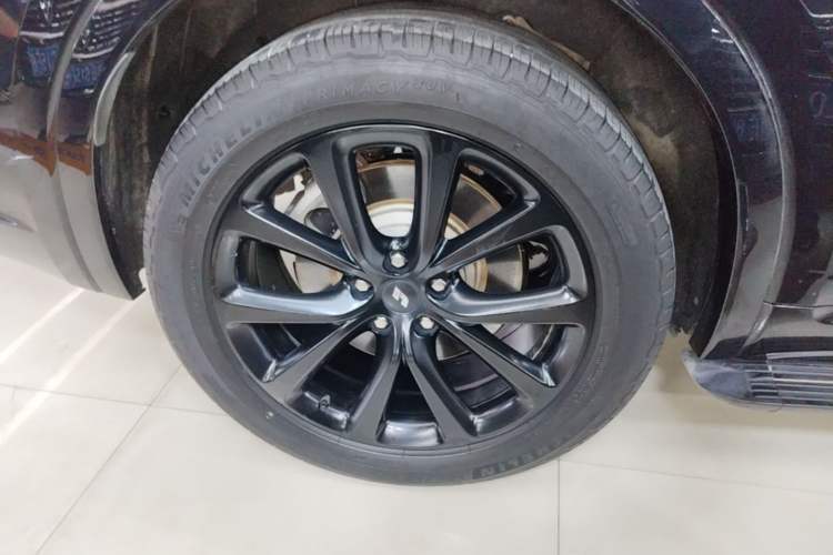 Used Li Auto ONE 2021 Extended-Range 6-Seater Version Right Rear Wheel Hub