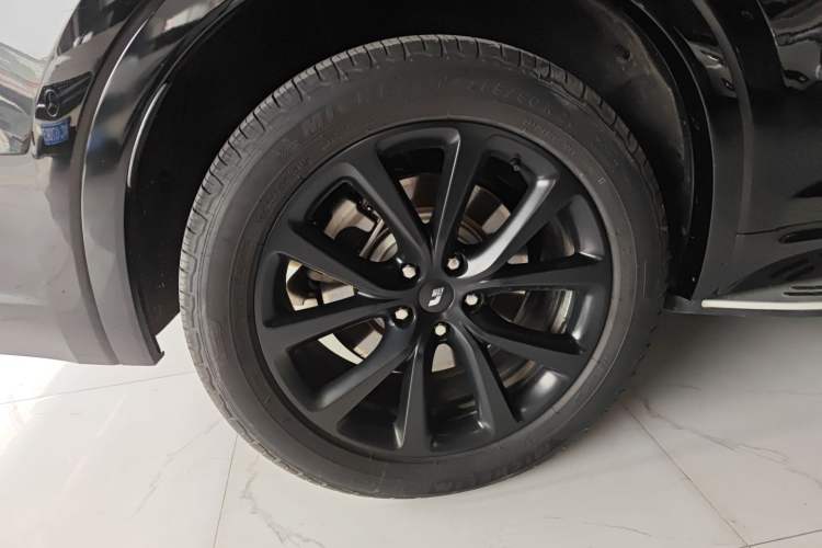 Used Li Auto ONE 2021 Extended-Range 6-Seater Version Right Rear Wheel Hub