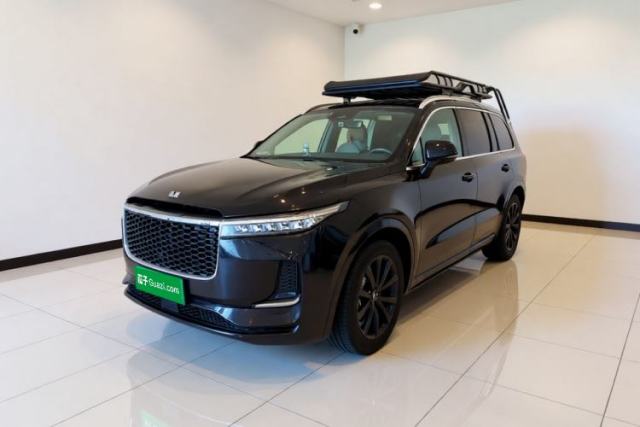 Ojetý Li Auto ONE 2021 Extended-Range 6-Seater Version