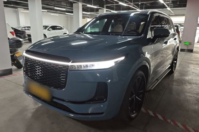 Ojetý Li Auto ONE 2021 Extended-Range 6-Seater Version