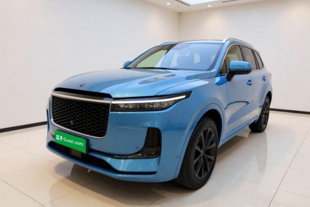 Ojetý Li Auto ONE 2021 Extended-Range 6-Seater Version