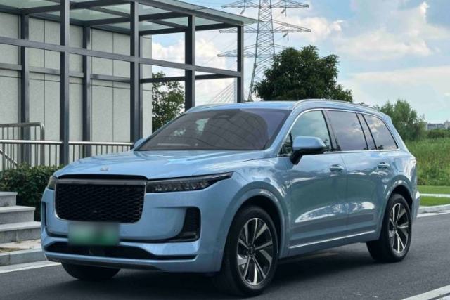 Ojetý Li Auto ONE 2021 Extended-Range 6-Seater Version