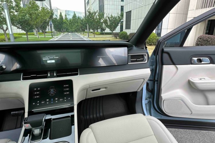 Used Li Auto ONE 2021 Extended-Range 6-Seater Version Audio And AC Panel