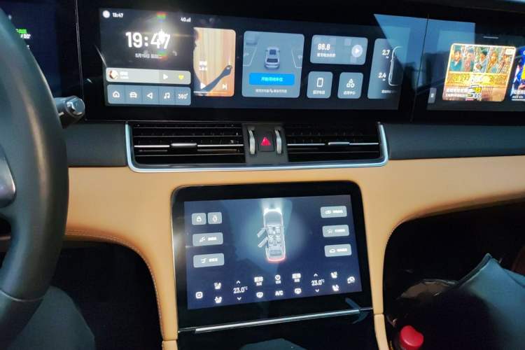 Used Li Auto ONE 2021 Extended-Range 6-Seater Version Audio And AC Panel