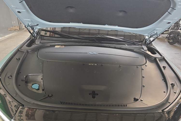 Used Li Auto ONE 2021 Extended-Range 6-Seater Version Engine Bay