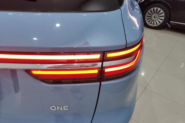 Used Li Auto ONE 2021 Extended-Range 6-Seater Version Exterior 1