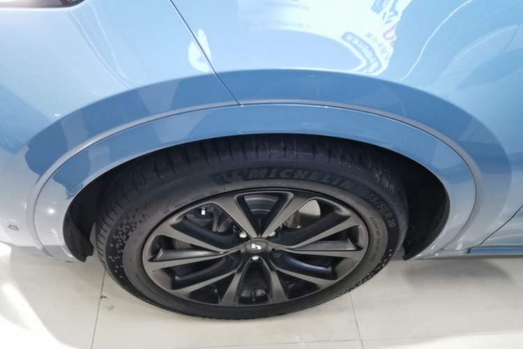 Used Li Auto ONE 2021 Extended-Range 6-Seater Version Exterior 2