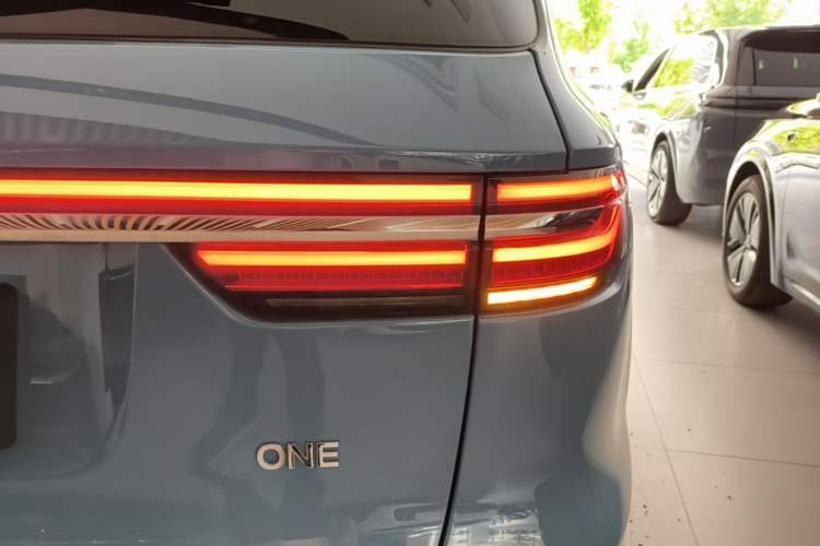 Used Li Auto ONE 2021 Extended-Range 6-Seater Version Exterior 3