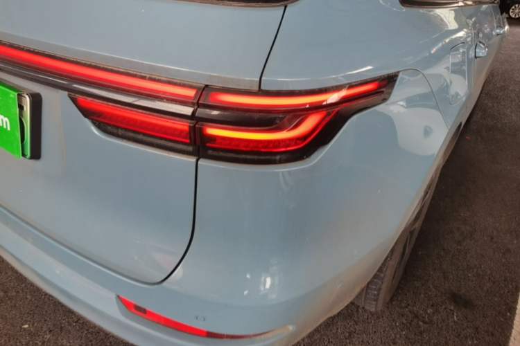 Used Li Auto ONE 2021 Extended-Range 6-Seater Version Exterior 3