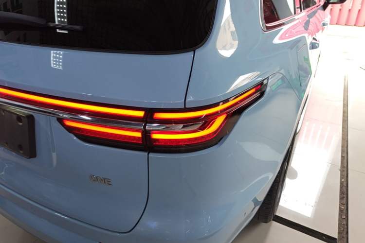 Used Li Auto ONE 2021 Extended-Range 6-Seater Version Exterior 3