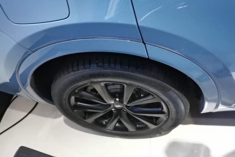 Used Li Auto ONE 2021 Extended-Range 6-Seater Version Exterior 3
