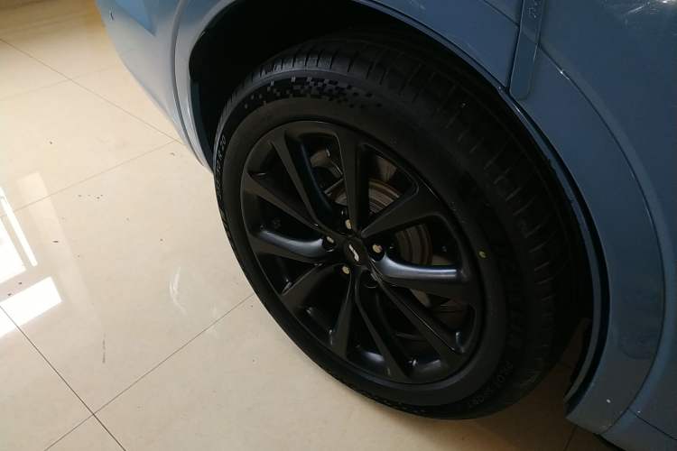 Used Li Auto ONE 2021 Extended-Range 6-Seater Version Exterior 3