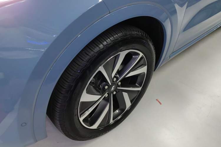 Used Li Auto ONE 2021 Extended-Range 6-Seater Version Exterior 4
