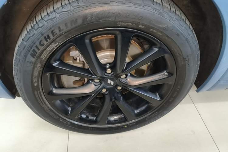Used Li Auto ONE 2021 Extended-Range 6-Seater Version Exterior 4
