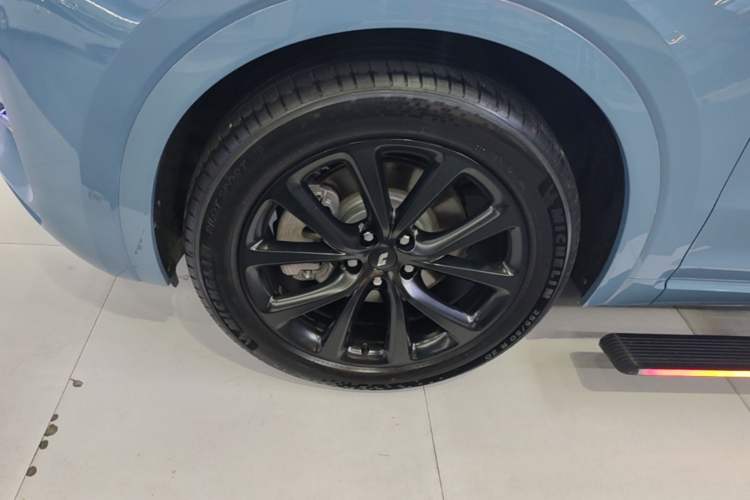Used Li Auto ONE 2021 Extended-Range 6-Seater Version Exterior 4