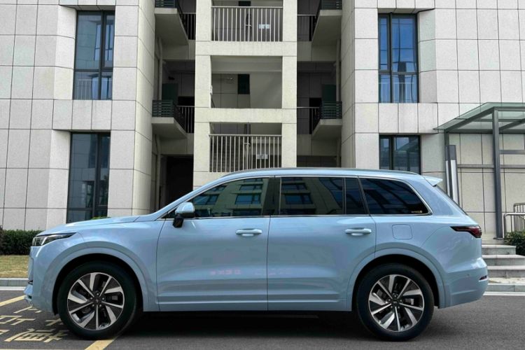 Used Li Auto ONE 2021 Extended-Range 6-Seater Version Exterior 4