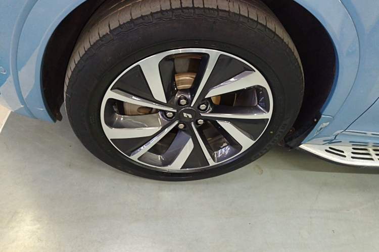 Used Li Auto ONE 2021 Extended-Range 6-Seater Version Exterior 4