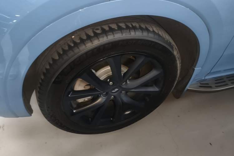 Used Li Auto ONE 2021 Extended-Range 6-Seater Version Exterior 4