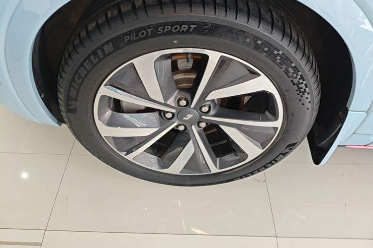 Used Li Auto ONE 2021 Extended-Range 6-Seater Version Exterior 4