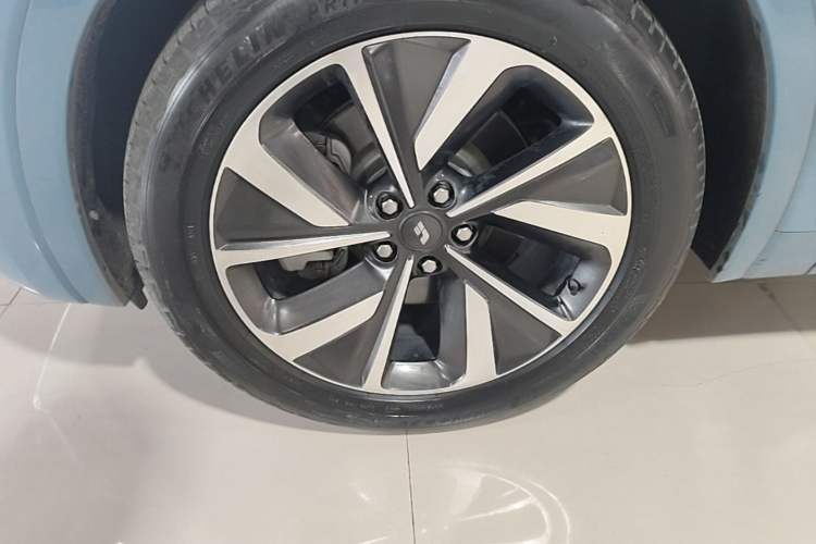 Used Li Auto ONE 2021 Extended-Range 6-Seater Version Exterior 4