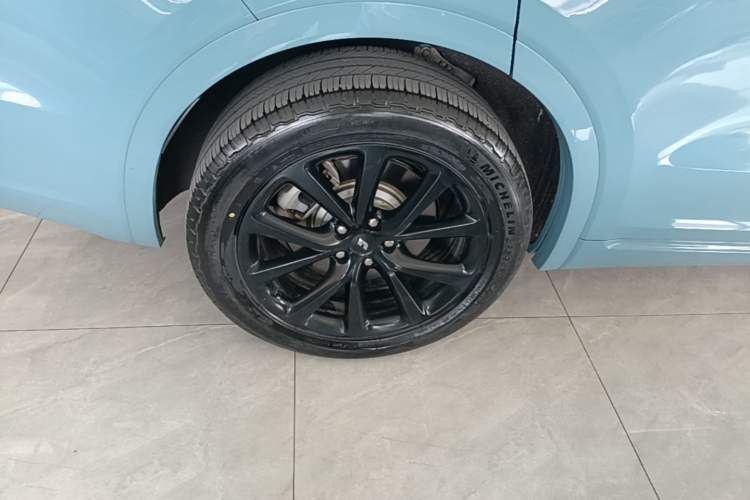 Used Li Auto ONE 2021 Extended-Range 6-Seater Version Exterior 5