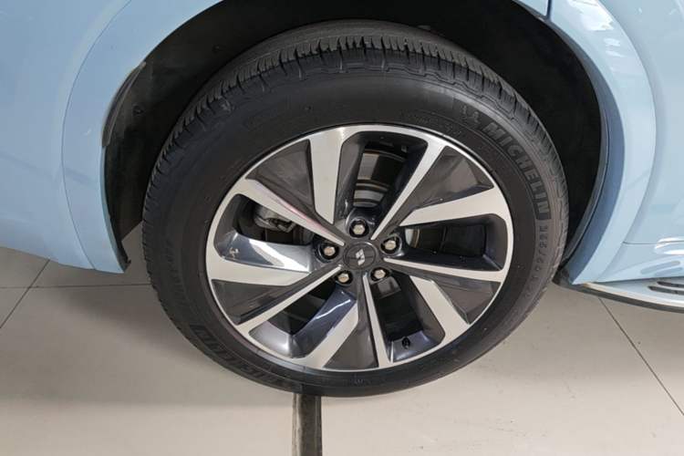 Used Li Auto ONE 2021 Extended-Range 6-Seater Version Exterior 5
