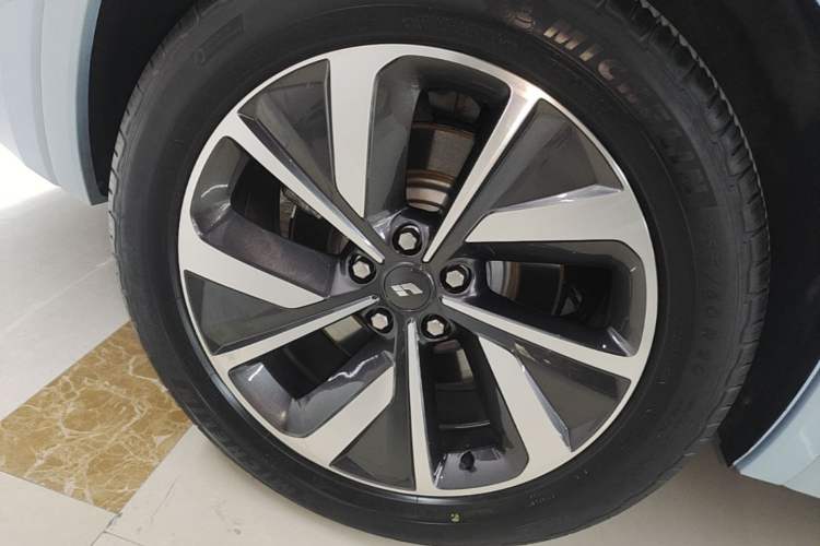 Used Li Auto ONE 2021 Extended-Range 6-Seater Version Exterior 5
