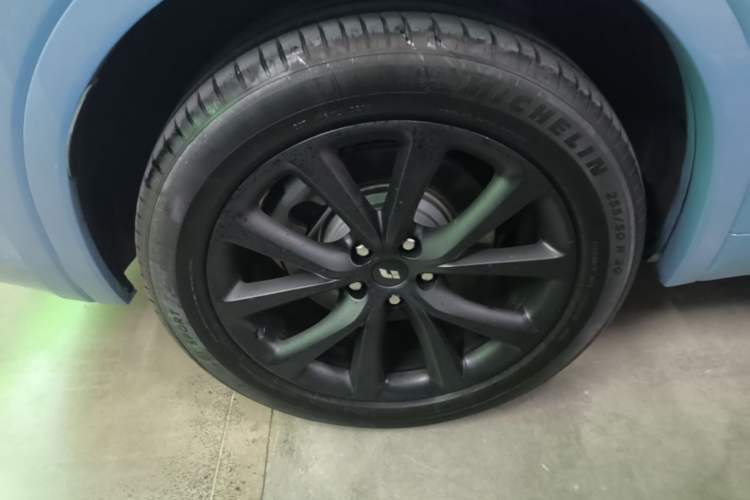 Used Li Auto ONE 2021 Extended-Range 6-Seater Version Exterior 5