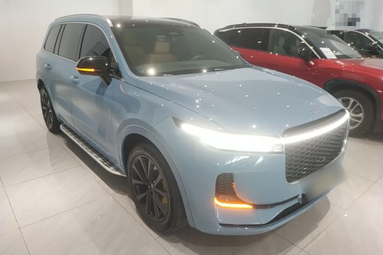 Used Li Auto ONE 2021 Extended-Range 6-Seater Version Front Right 45 Deg