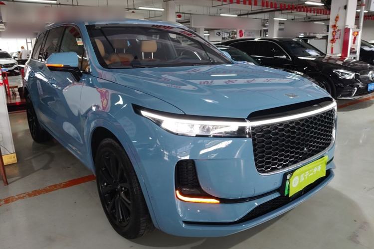 Used Li Auto ONE 2021 Extended-Range 6-Seater Version Front Right 45 Deg