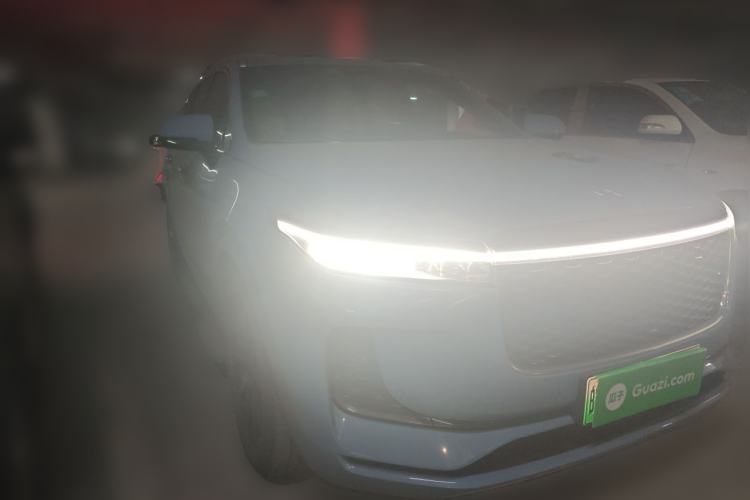Used Li Auto ONE 2021 Extended-Range 6-Seater Version Front Right 45 Deg