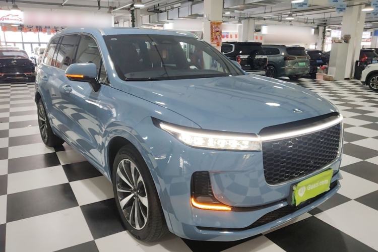 Used Li Auto ONE 2021 Extended-Range 6-Seater Version Front Right 45 Deg