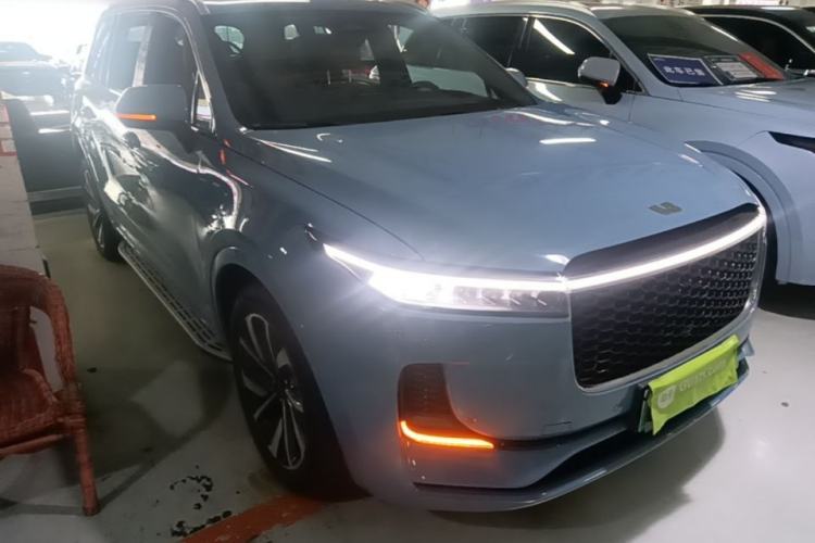 Used Li Auto ONE 2021 Extended-Range 6-Seater Version Front Right 45 Deg