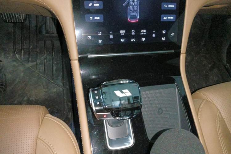 Used Li Auto ONE 2021 Extended-Range 6-Seater Version Gear Lever